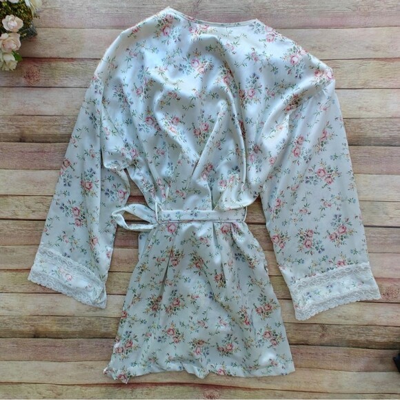 Valentino Intimo Robe Size Small Neiman Marcus White Floral Lace - Picture 2 of 9